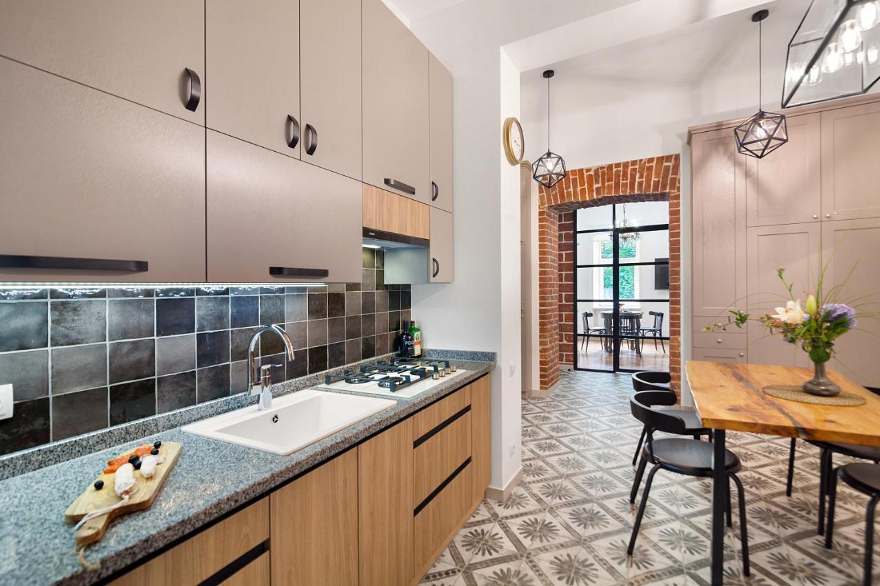 Gallery Art Apartment Львів Екстер'єр фото