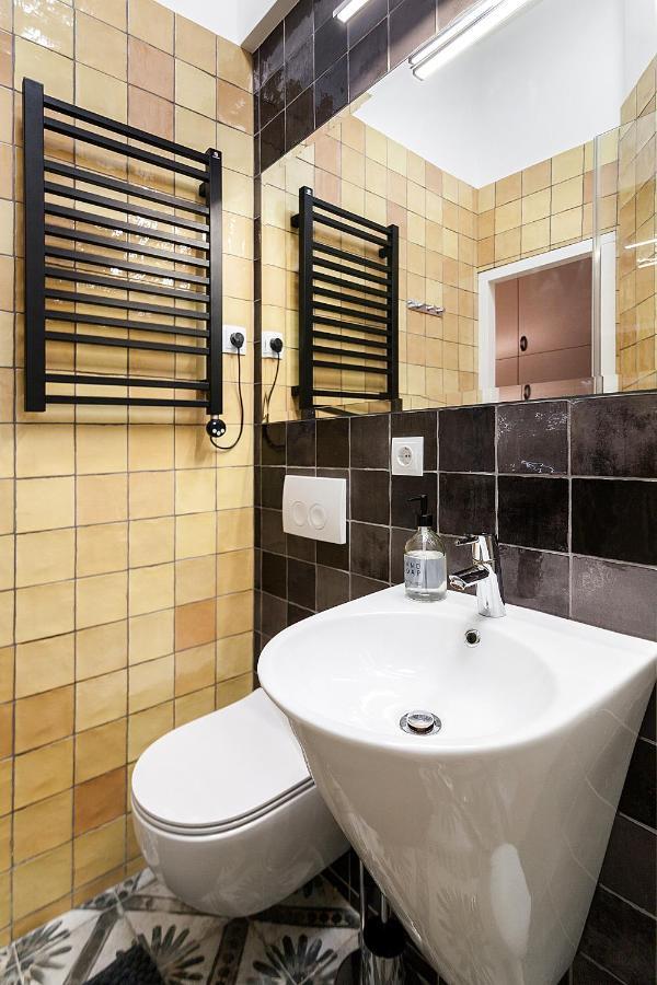 Gallery Art Apartment Львів Екстер'єр фото